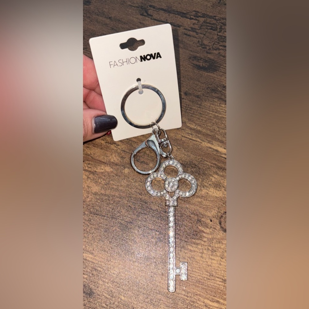 Fashion Nova Sparkling Silver Key Keychain